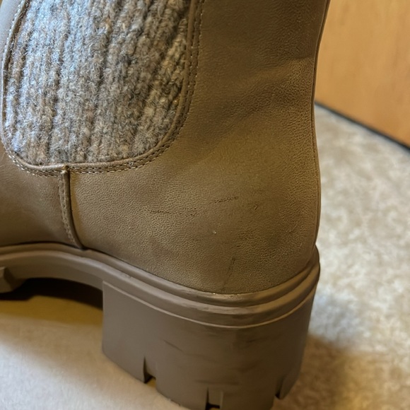 MIA Madisyn Lug Ankle Boot - Picture 9 of 10